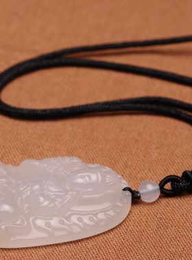 天然白色玉髓守护神本命佛生肖马