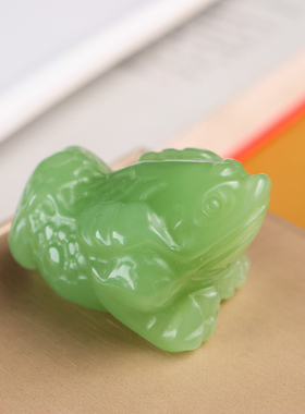 新疆和田玉碧玉招财金蟾手把件天然玉石三足金蟾把件原石手玩件