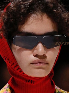 赛博朋克风城市机能前卫墨镜