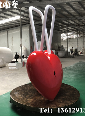 大型美陈玻璃钢心形景观雕塑定制
