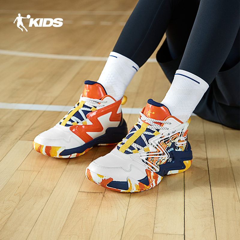  乔丹童装运动鞋