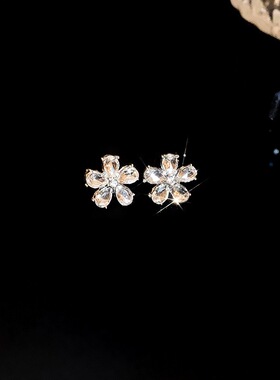 2026新款时尚气质镶钻花朵项链925银针耳环套装