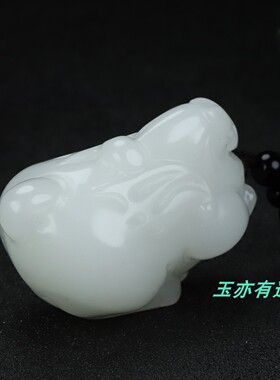 新疆和田玉白玉飞马手把件天然玉石一马当先原石手玩件生肖马把件