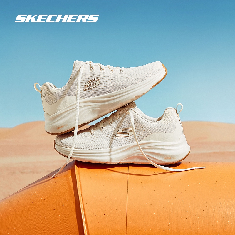  skechers运动跑步鞋