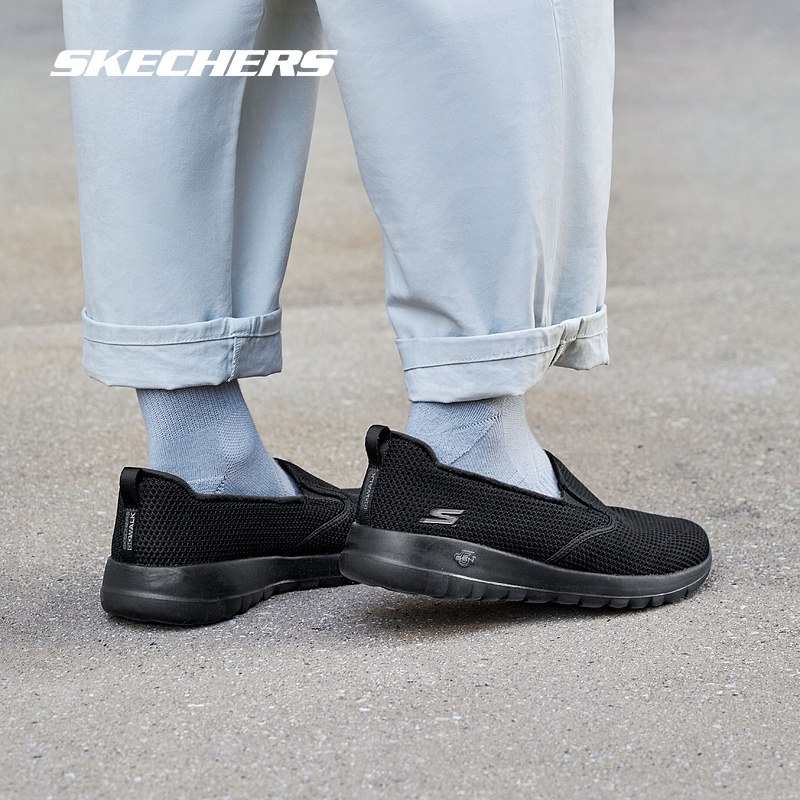  skechers运动健步鞋