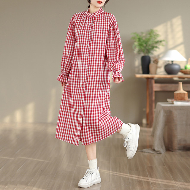 Sweet and girly red plaid skirt for age-reducing shirt skirt