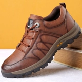2022 новая мужская обувь, весенняя обувь из натуральной кожи для спорта и отдыха, нескользящая дорожная обувь с мягкой подошвой, корейская версия уличной походной обуви.
