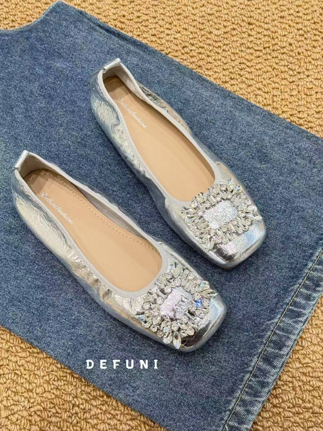 2026年春夏新款真皮平跟时尚亮片方扣女鞋软底水钻单鞋女豆豆鞋女,淘宝优惠券,粉丝福利购,淘宝优惠卷