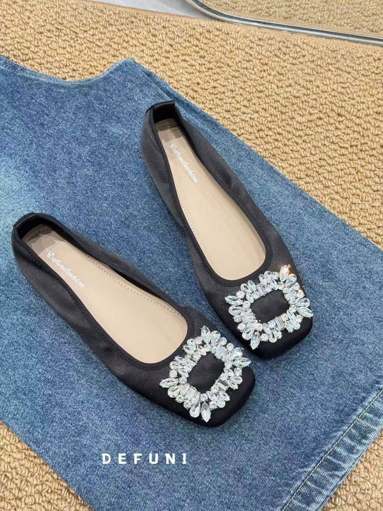 2026年春夏新款真皮平跟时尚亮片方扣女鞋软底水钻单鞋女豆豆鞋女,淘宝优惠券,粉丝福利购,淘宝优惠卷