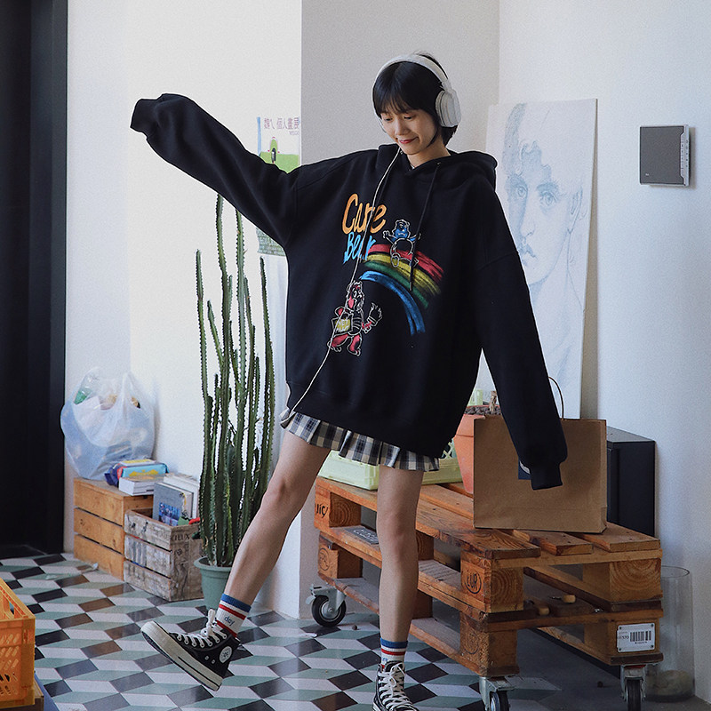 衫岛情侣装ins手绘小熊印花男卫衣 衫岛卫衣