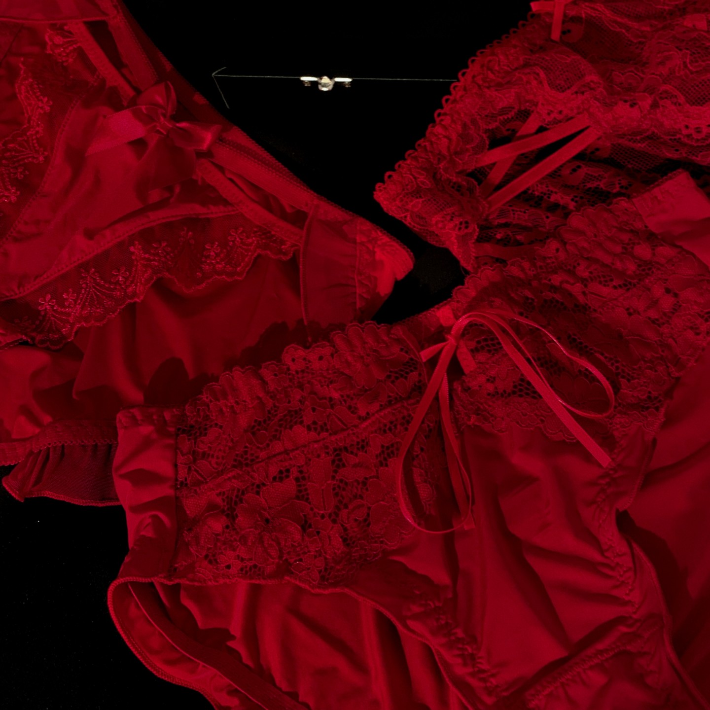 炽艳秘语~红色本命年镂空蕾丝内裤女2026马年绝美高级女士三角裤,淘宝优惠券,粉丝福利购,淘宝优惠卷