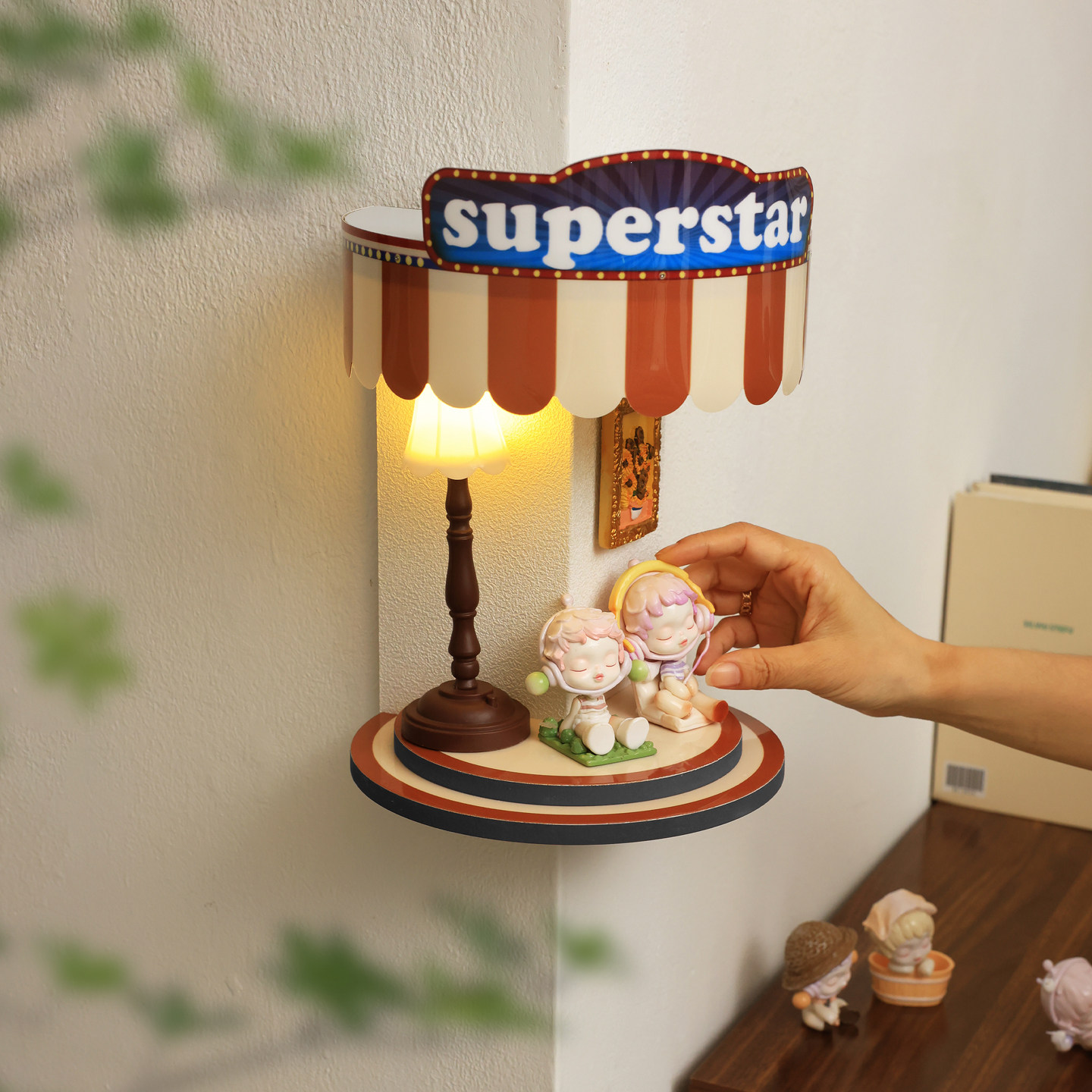 国补免打孔转角盲盒收纳展示架创意阳角墙角壁灯萌粒手办置物架,淘宝优惠券,粉丝福利购,淘宝优惠卷