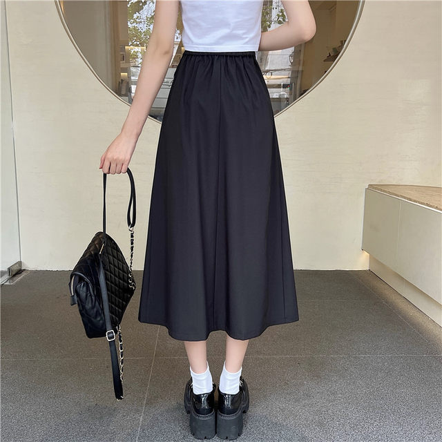 Casual and versatile long skirt with pleated pockets