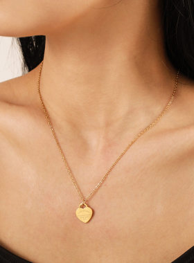 Girllovependantfemsh