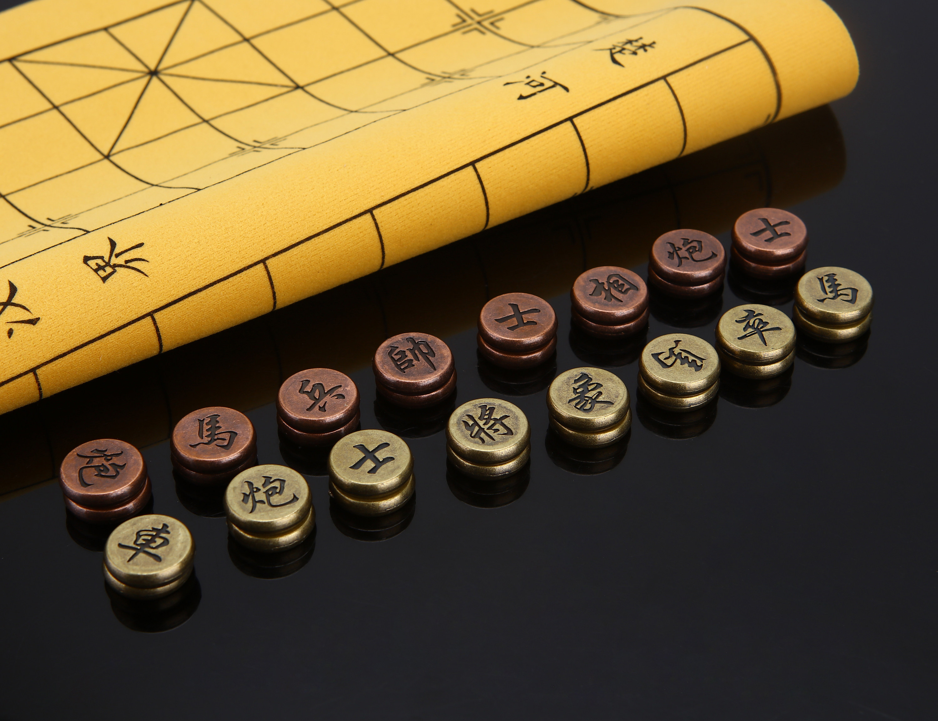 金属古铜色小号中国象棋带棋盘便携式儿童学生培训象棋全套礼品