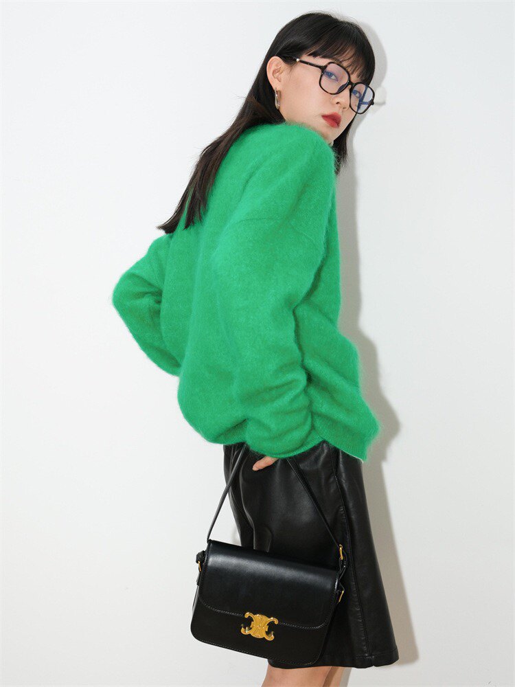 2022秋冬新品康宝莱baby软糯马海毛拉毛慵懒圆领套头衫毛衣女