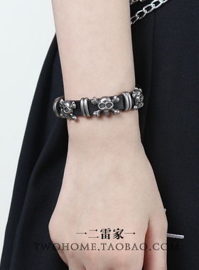 骷髅头手链朋克铆钉皮带扣腕带酷