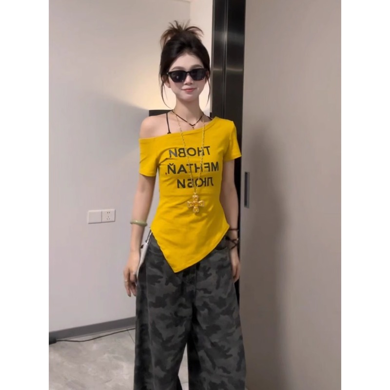 设计感小众斜领露肩绑带短袖T恤女夏辣妹短款收腰修身显瘦上衣