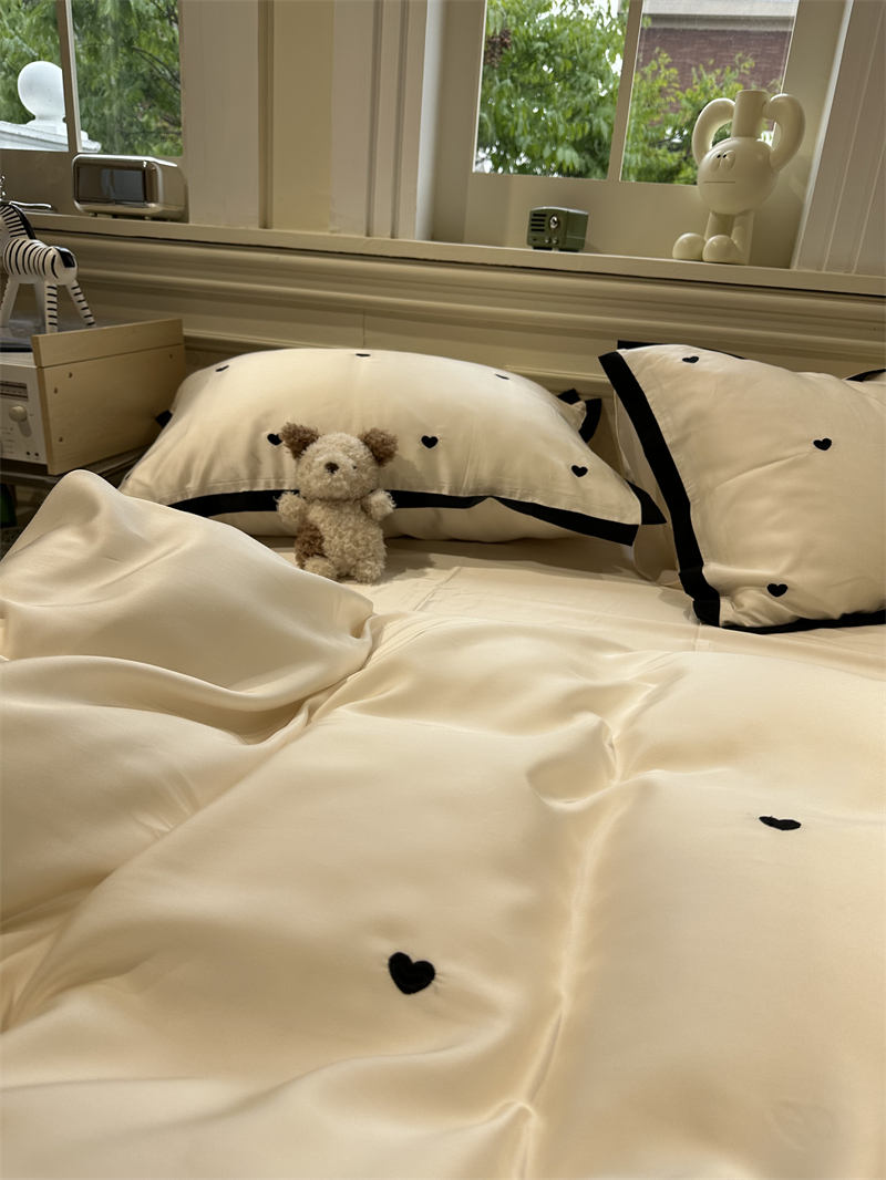60s天丝贴布刺绣黑色爱心四件套莱赛尔纤维1.5m1.8米丝滑裸睡凉感 - 图2