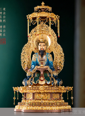 三清道祖神像供奉太上老君神像