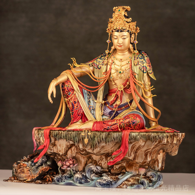 Avalokitesvara Bodhisattva statue enshrines Avalokitesvara statue