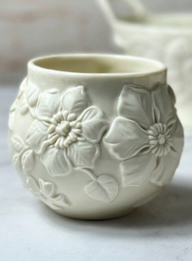 外贸出口陶瓷手绘浮雕圣诞烛台磨砂面小花瓶摆件家居装饰品