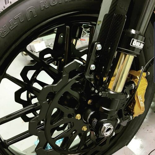 哈雷改装Rebuffini倒置前叉OHLINS合作款 18年后软尾突破街霸路威 - 图2