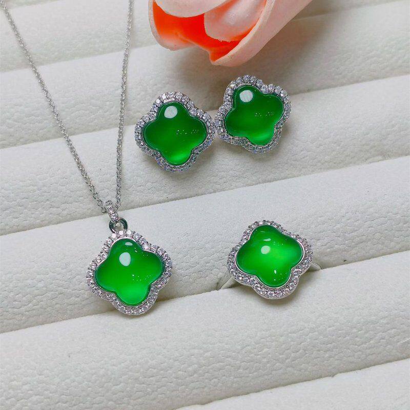 <Natural Jade>Chrysoprase Agate Stud Earrings
