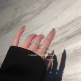 Небольшое дизайнерское обручальное кольцо, 2021 года, инкрустировано бриллиантами