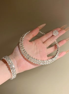 千金气质爆闪锆石项圈晚礼服套装