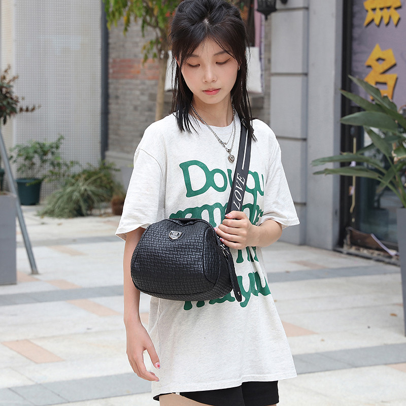 高级感2023新款休闲小众单肩软皮包 米格莱思女士包袋