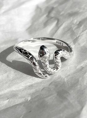 s925纯银小灵蛇戒指女ins小众设计甜酷风个性简约蛇形缠绕食指戒