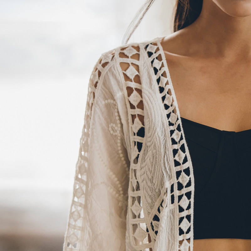  芊茹蕾丝衫/雪纺衫