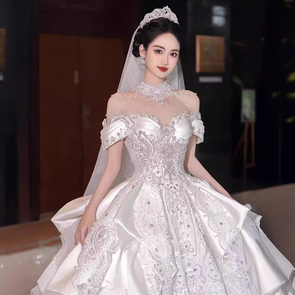 一字肩缎面婚纱2025新娘新款主纱高级质感法式重工奢华高定长拖尾,淘宝优惠券,粉丝福利购,淘宝优惠卷