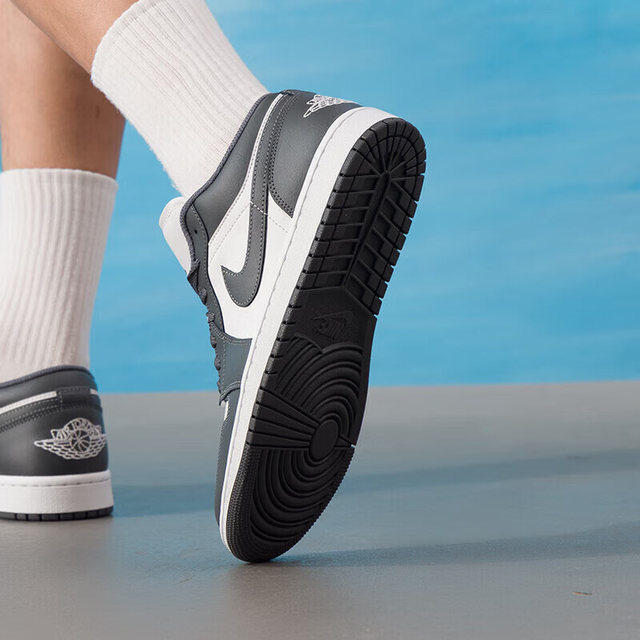 NIKE Nike men's shoes Air Jordan 1 Low AJ1 low-top basketball shoes sports and leisure sneakers 553558
