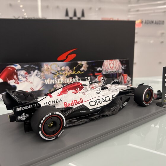 Pre-1 18/43 Spark Red Bull F1 RB21 Verstappen Japan Championship Special Paint 2025 Car Model