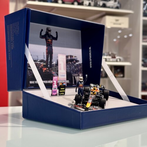 现1:43Spark红牛F1 RB18 2022日本夺冠维斯塔潘gpw礼盒限量车模 - 图1