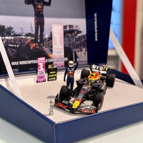 现1:43Spark红牛F1 RB18 2022日本夺冠维斯塔潘gpw礼盒限量车模 - 图3