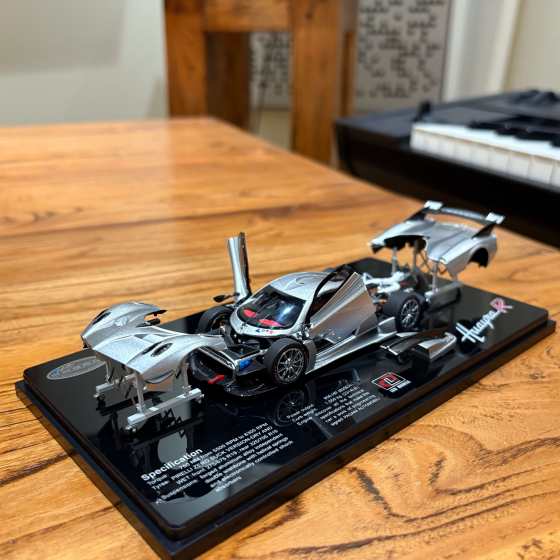 Pre 1 43 LCD Pagani Huaya r alloy full car model collection ornaments