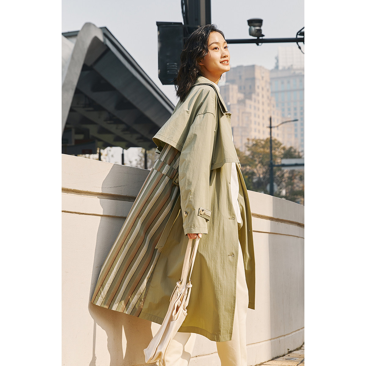 飞鸟和新酒商场同款女装洋气新款宽松长款风衣外套女FR41006004