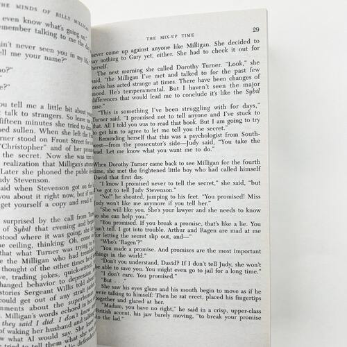 华研原版 24个比利 英文原版 The Minds of Billy Milligan 全英文版心理小说 拥挤的房间原著 二十四个比利 进口英语书籍 - 图1