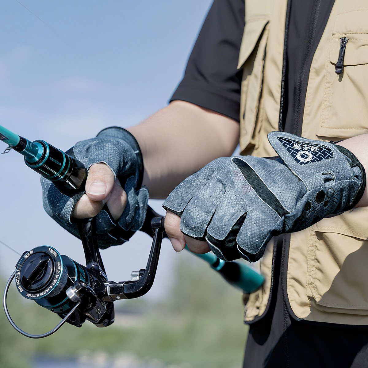 渔之源钓鱼手套防刺防水不沾饵钓鱼专用露三指路亚手套防割防滑,淘宝优惠券,粉丝福利购,淘宝优惠卷