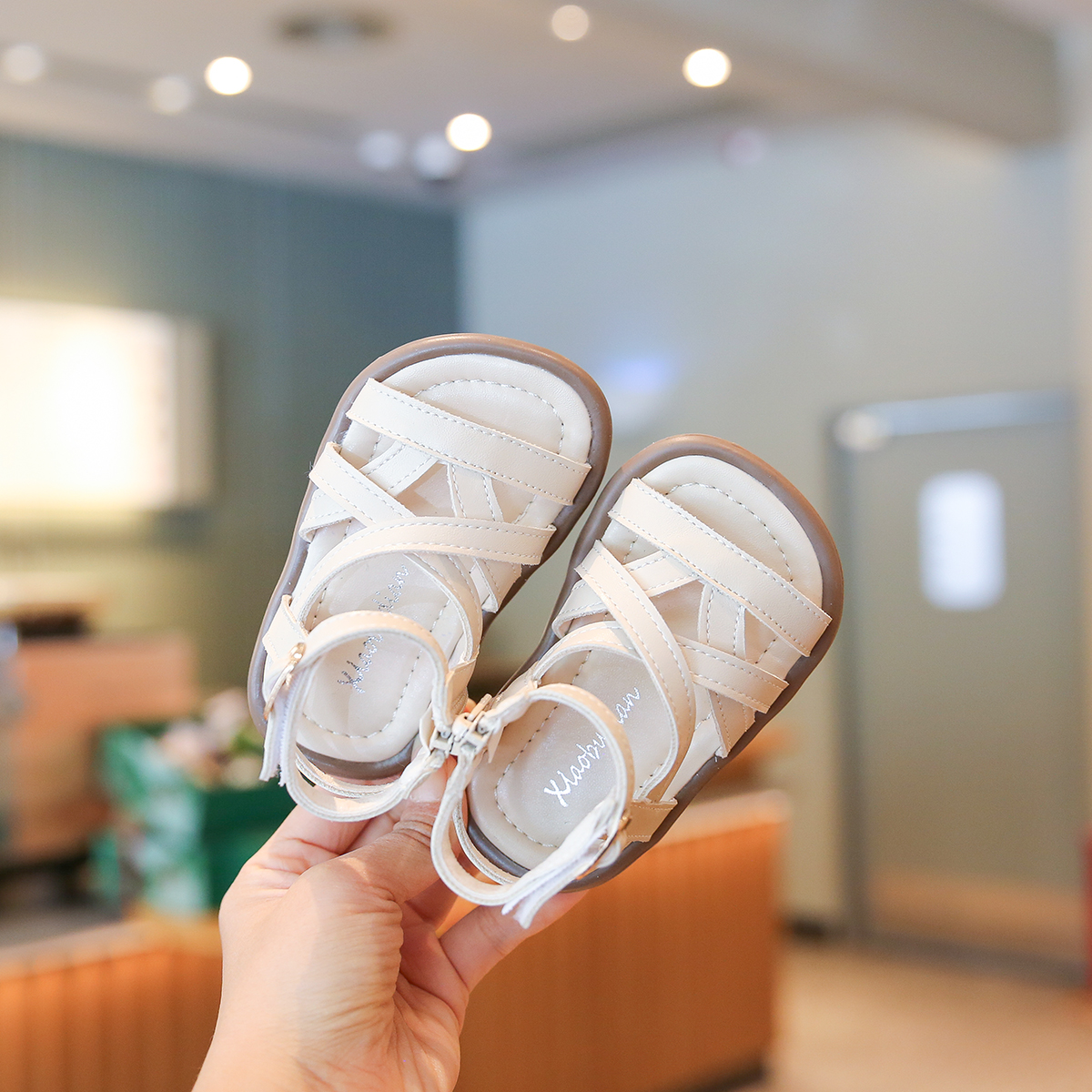 女宝宝罗马凉鞋2024年夏季洋气婴儿软底公主鞋小童学步鞋女童鞋子