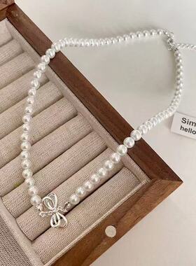 2026温柔蝴蝶珍珠项链轻奢小众设计感高级锁骨链女网红气质脖颈链