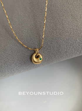 微镶绿锆石哑光古法别样锁骨链