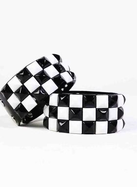 棋盘格黑白拼色鼓包方钉硬核朋克手环宽度3.8厘米