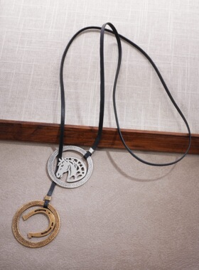 小众新款新中式轻复古爱心马蹄扣项链轻奢百搭高级感法式浪漫优雅