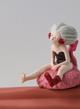 北欧现代硬核萝莉吕文婧艺术品送女生日礼物新年创意家居装饰摆件