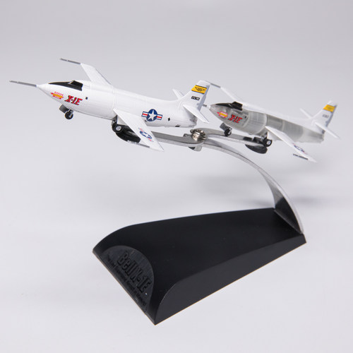 威龙 51029 1/144 贝尔X-1E 超音速飞机 最终飞行 完成品模型 - 图2