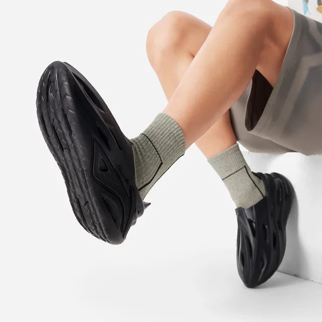 Li Ning Men's Breathable Anti-Wooden Basketball Sports Slippers